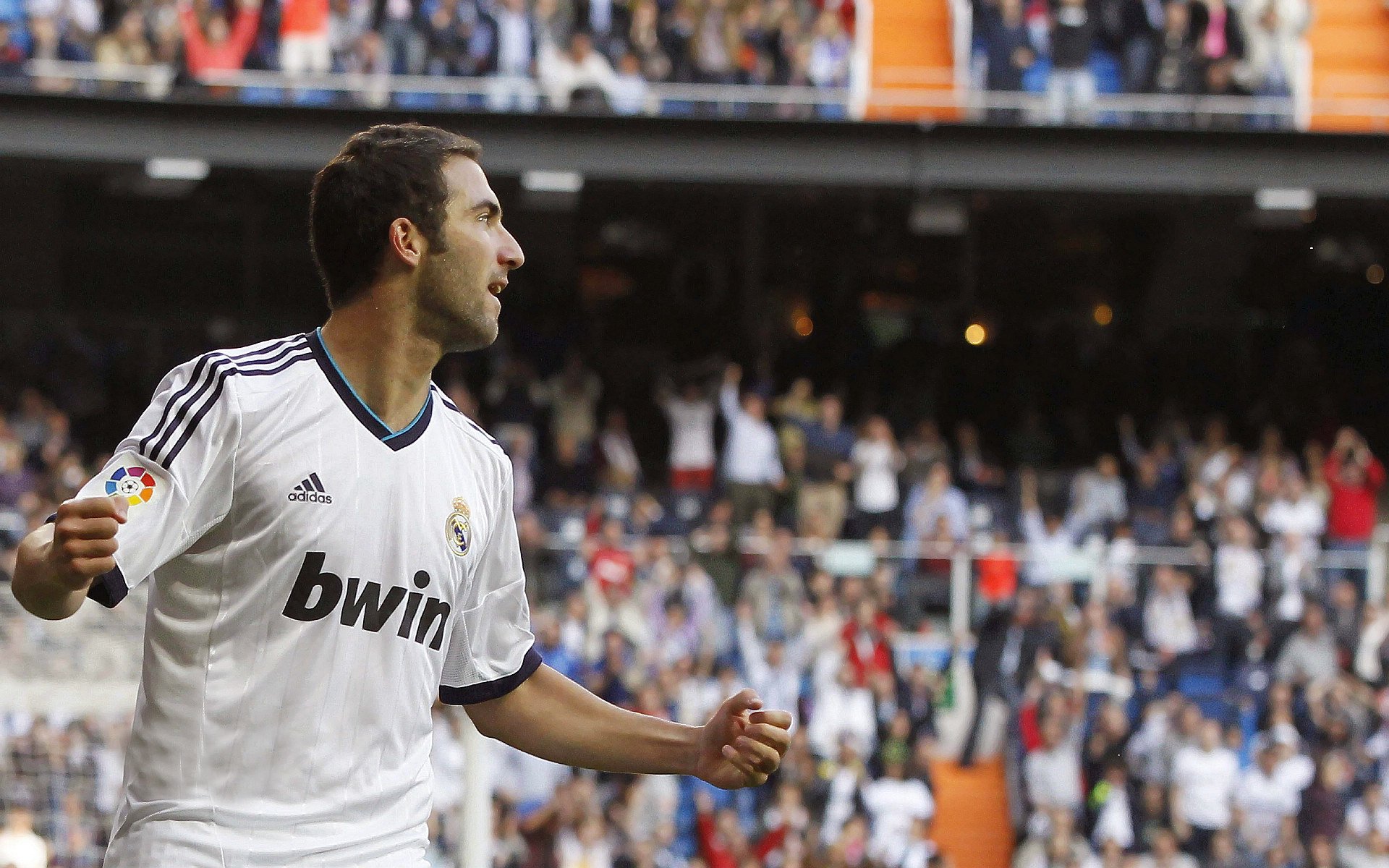 苏格兰队小组出局，主帅面临下课压力，苏格兰队长是谁